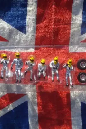 ScaleXtric C8292 RACE + PIT CREW - REFUEL SILVER Seizoensaanbieding